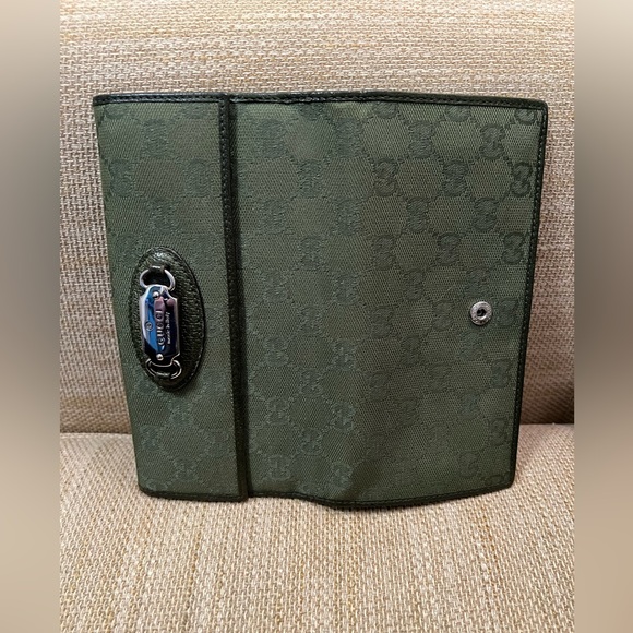 Gucci Logo Wallet - Picture 7 of 9